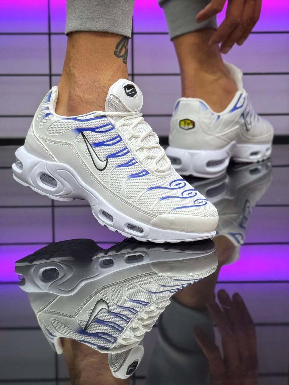 Adidasi Nike TN b