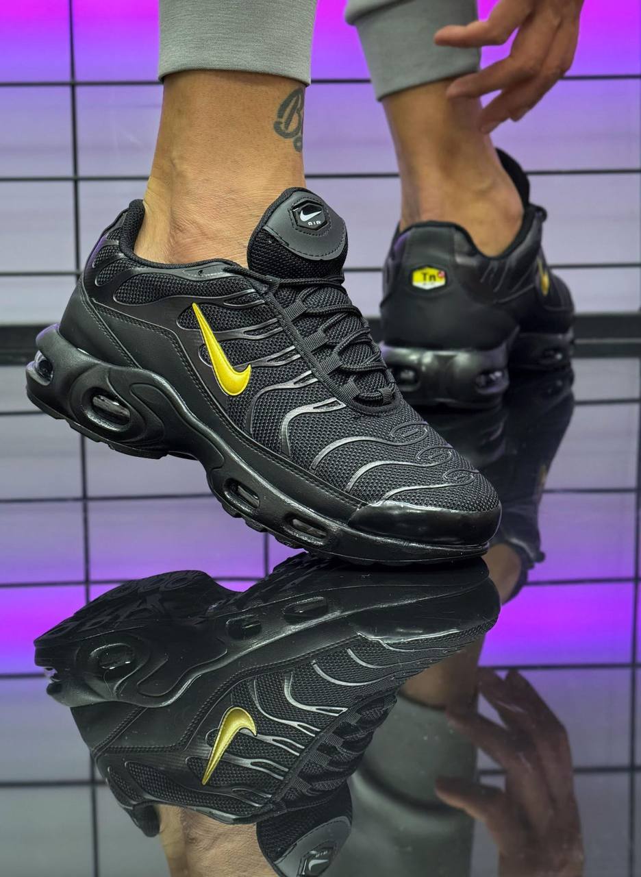Adidasi Nike TN b