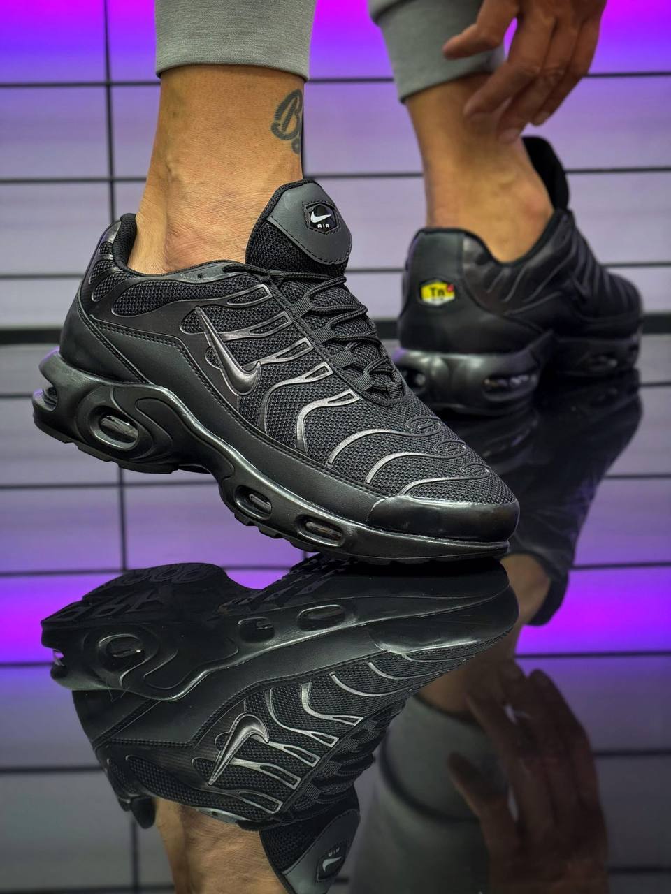 Adidasi Nike TN b